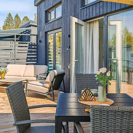 Merikruunu Taehdistoehuvila Otava 15 Dragsfjärd