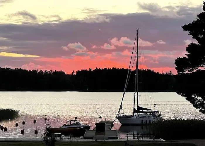 Merikruunu Taehdistoehuvila Otava 15 *