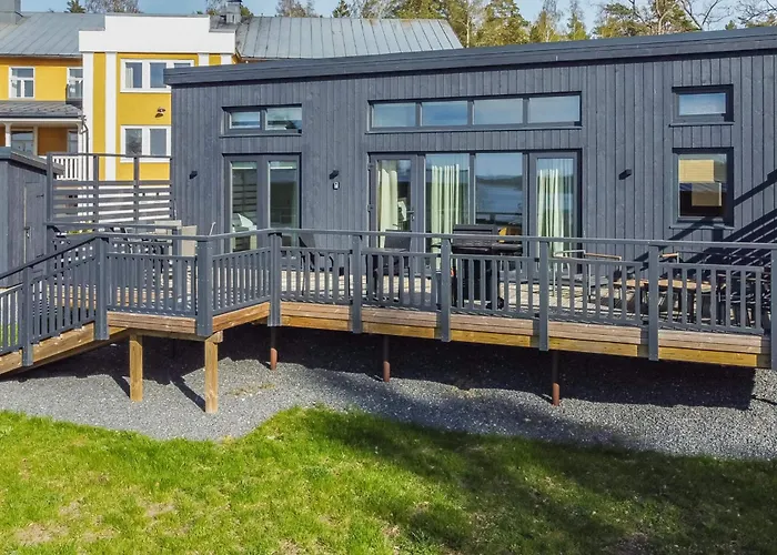 Merikruunu Taehdistoehuvila Otava 15 *